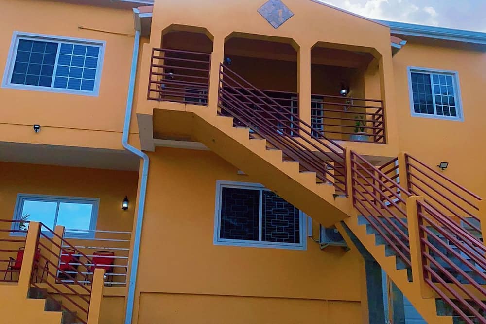St. George's Cottage | Charming 5-bedroom cottage with AC, fitness room in fabulous Belmont