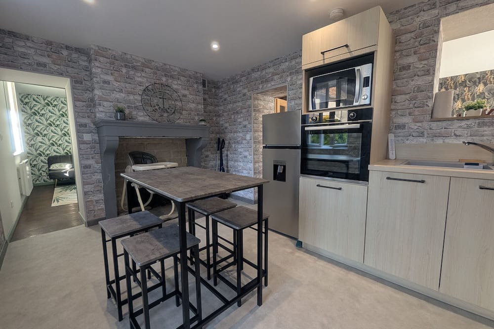 Orges Cottage | Riverside cottage in Orges for 8 guests