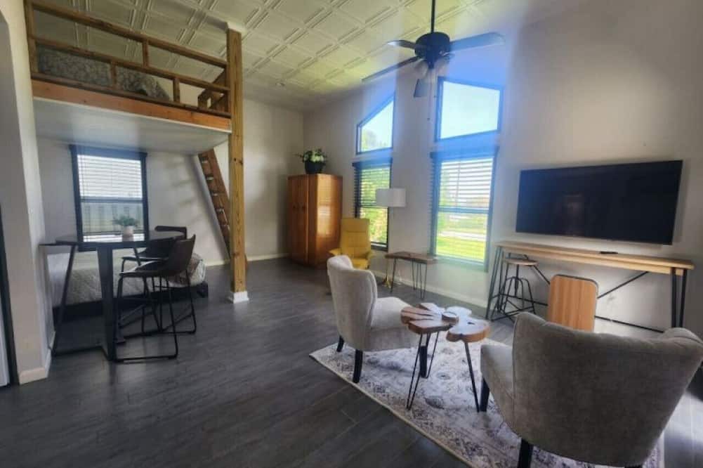Whitfield House | Coastal Comfort Studio