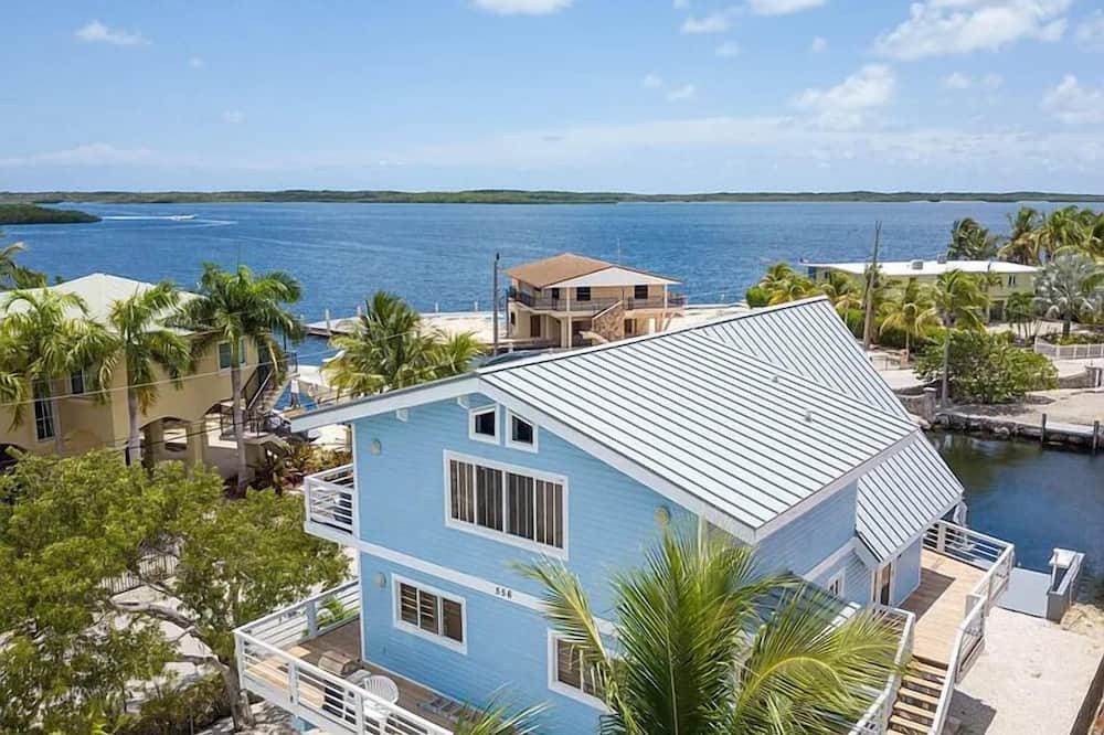 Key Largo House | Large Ocean Front, Loft House with 3 beds, 2 baths in Key Largo with Boat Dock
