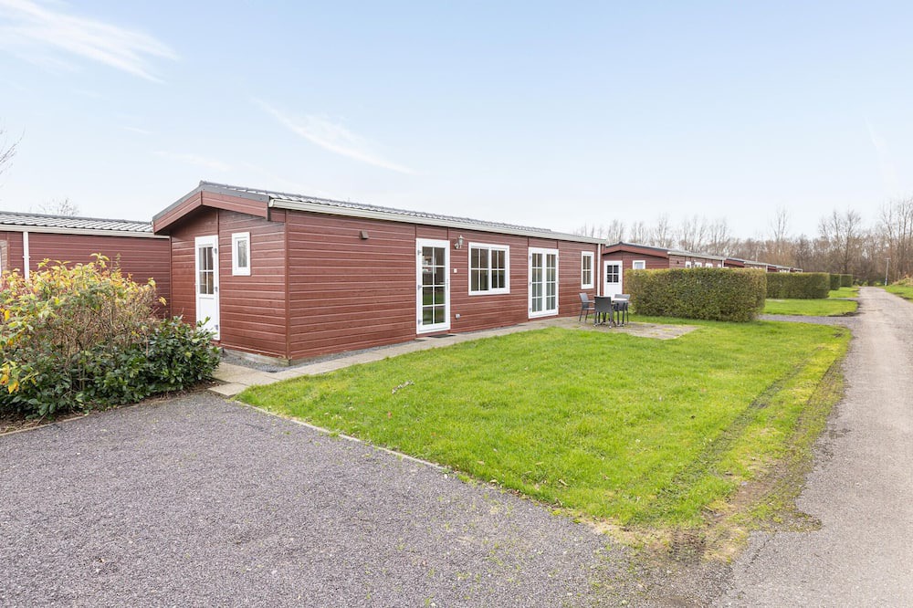 Wagenborgen House | Stunning home in Wagenborgen with WiFi