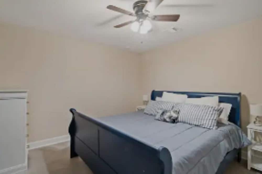 Hattiesburg House | The Gold House: Luxury Home Near Midtown, USM, Zoo