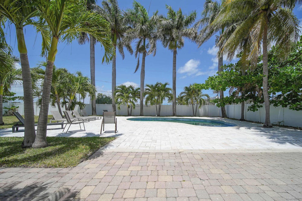 Hollywood Lakes House | Hollywood Beach Bliss Villa Sleeps 10