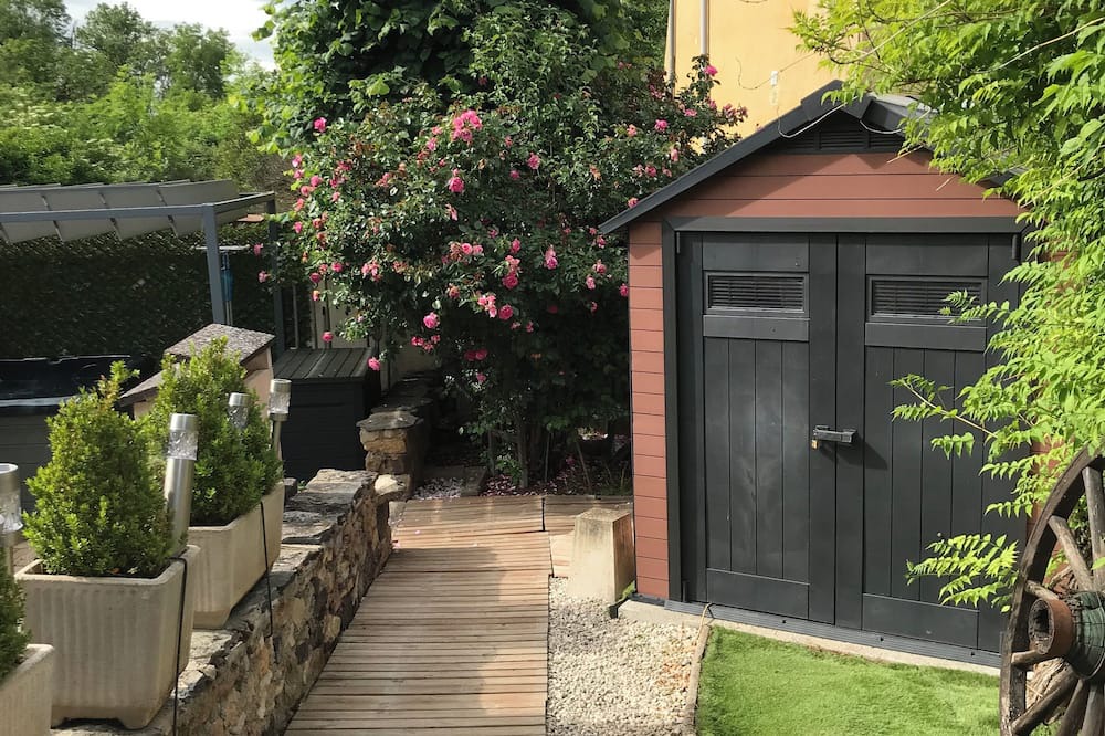 Saint-Gervazy House | Gîte Les Colibris 3 - with spa - sleeps 6