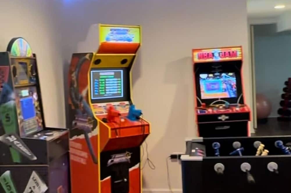 Chicago House | 8BR | Kids Room, Game Room, Gym & Theater