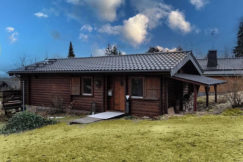 Bromskirchen Cabin | Vacation home wooden house "Zweite-Heimat" Holidays with dog in Bromskirchen