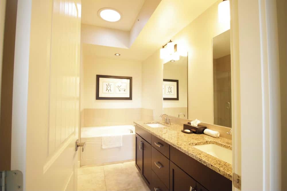 Okanagan-Similkameen House | Spacious 2-Bedroom Condo with Incredible Views in Osoyoos