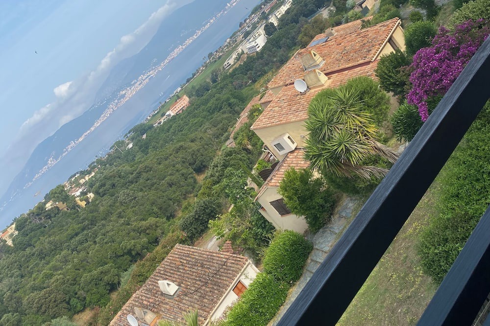 Grosseto-Prugna Apartment | Sea view studio in Porticcio for 2 people. Swimming pool in residence.