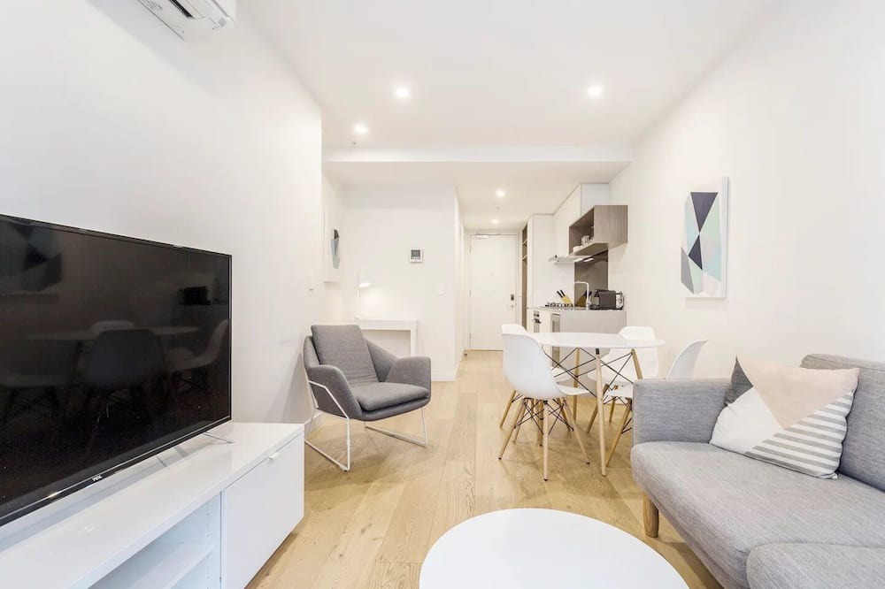 Bundoora Apartment | Executive Comfort Living Near La Trobe & RMIT Uni