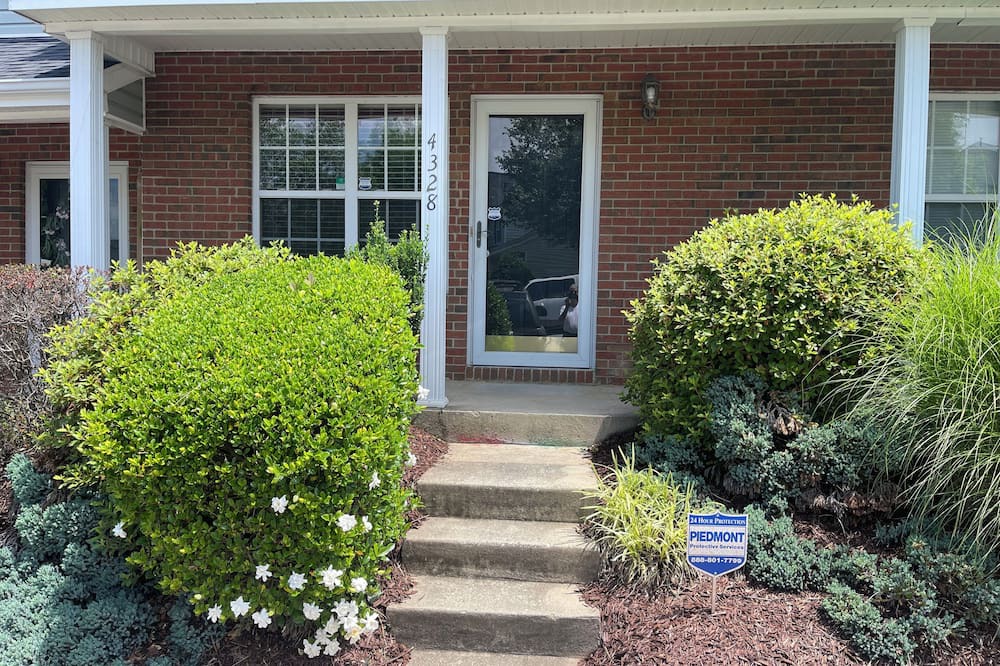 Greensboro House | Charming 2-bedroom townhome with AC, WiFi in lovely Greensboro