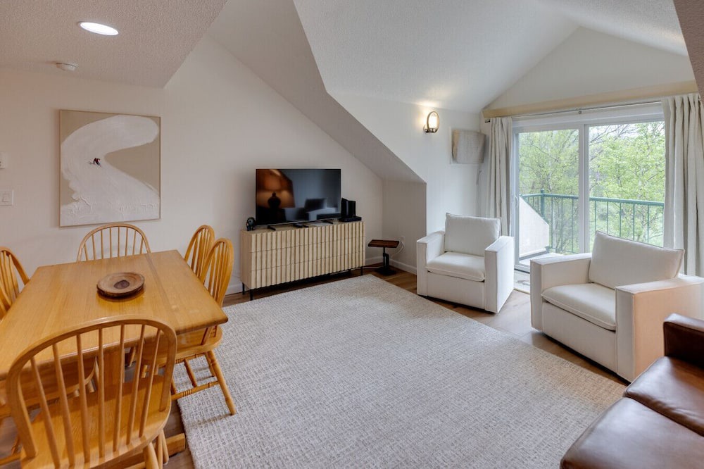 Lincoln House | Riverside Penthouse Condo