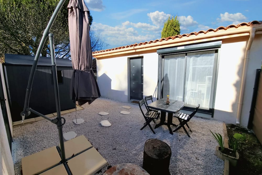 Castanet-Tolosan Cabin | Cosy, fully-equipped Tiny House - private garden