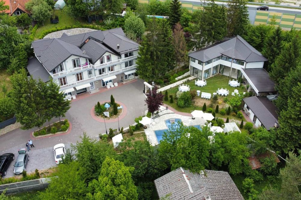Sarajevo Apartment | Rakovica Resort - Apartment with Shared Pool 5