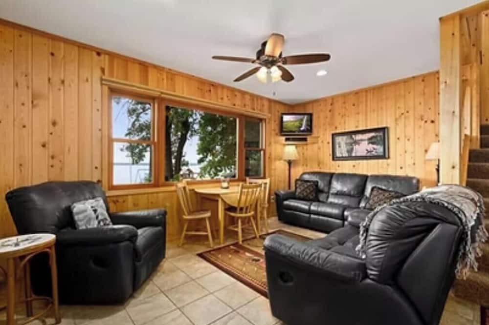 Pine River Apartment | Cabin 1 at Heaths Resort