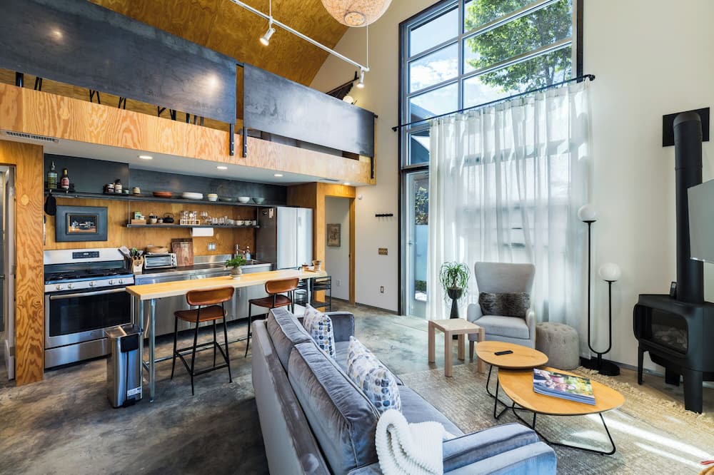 Santa Fe House | Sunny Open Home by Cafecito in Baca Railyard