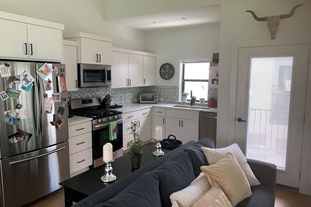 Blackshear-Prospect Hill House | Charming 2-bedroom house with AC, WiFi in fabulous East Austin