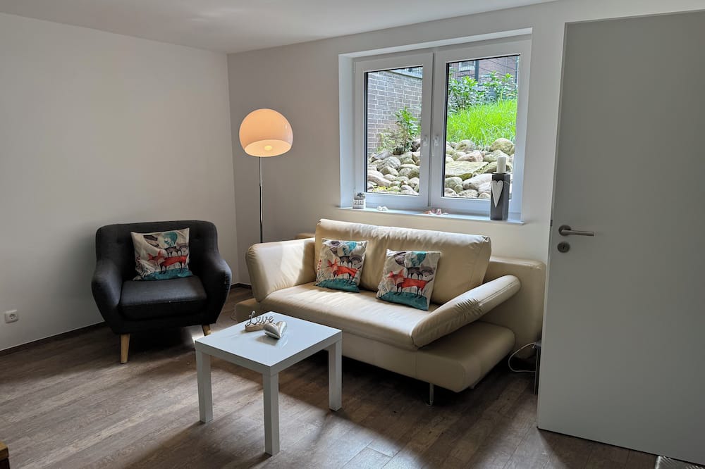 Hasloh Condo | Modern and cozy apartment with 2 bedrooms "a stone's throw from Hamburg"