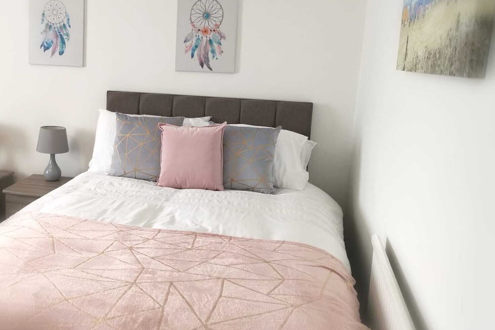St. Thomas House | Parking, Smart TV's in All Rooms, Central Location