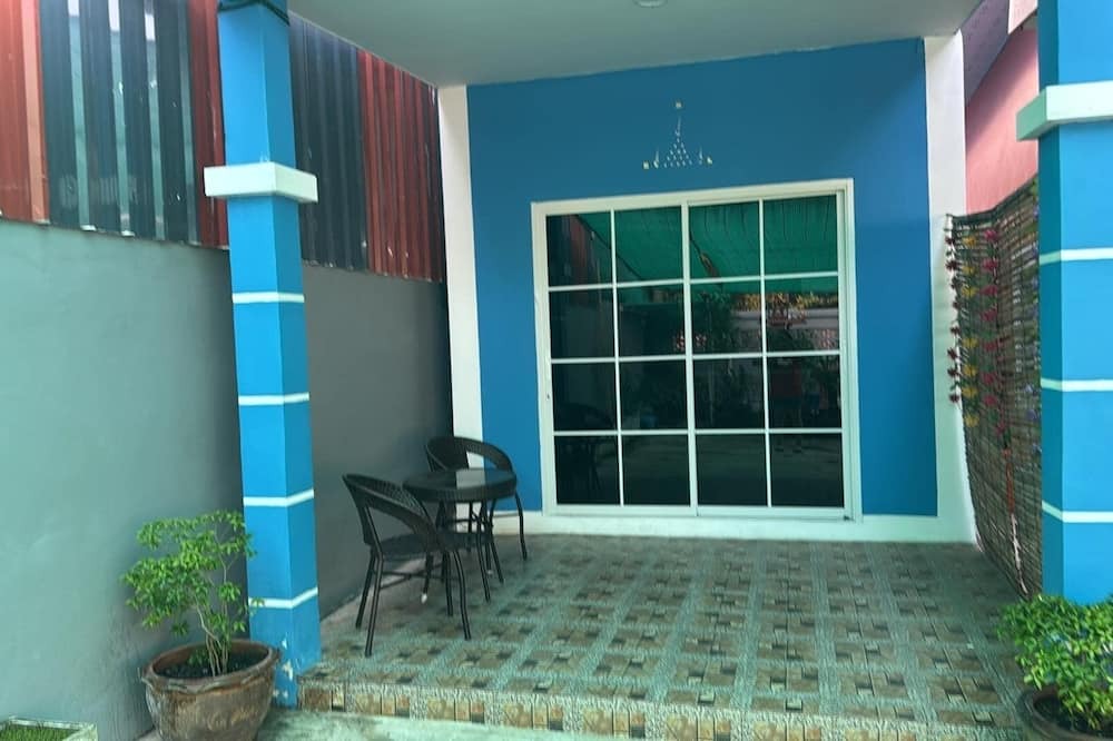 Ban Tai House | 1 minute walk to the tourist strip ! New guest house on quiet Soi Great location