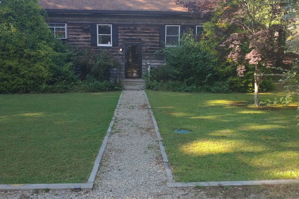 North Carver Cabin | Cozy 2-bedroom cabin in charming Plymouth with AC, WiFi