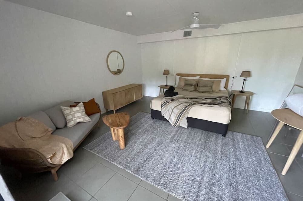 Mission Beach Apartment | Rainforest King Rooms | Shared Kitchen + Lounge | Sleeps 2–8