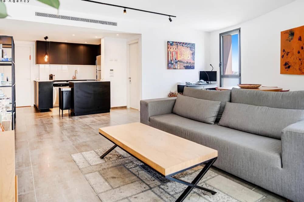 Florentin Apartment | Bright and Hype 2BR in Florentin by FeelHome