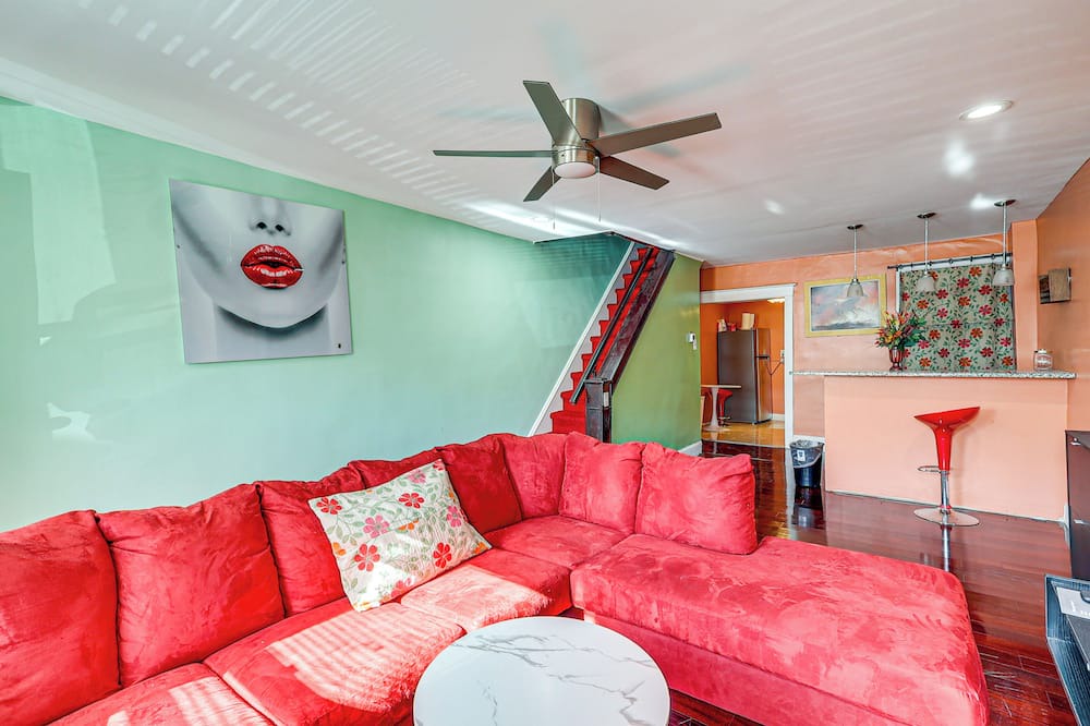 Chester House | Walk to Subaru Park: Retro Townhome w/Patio