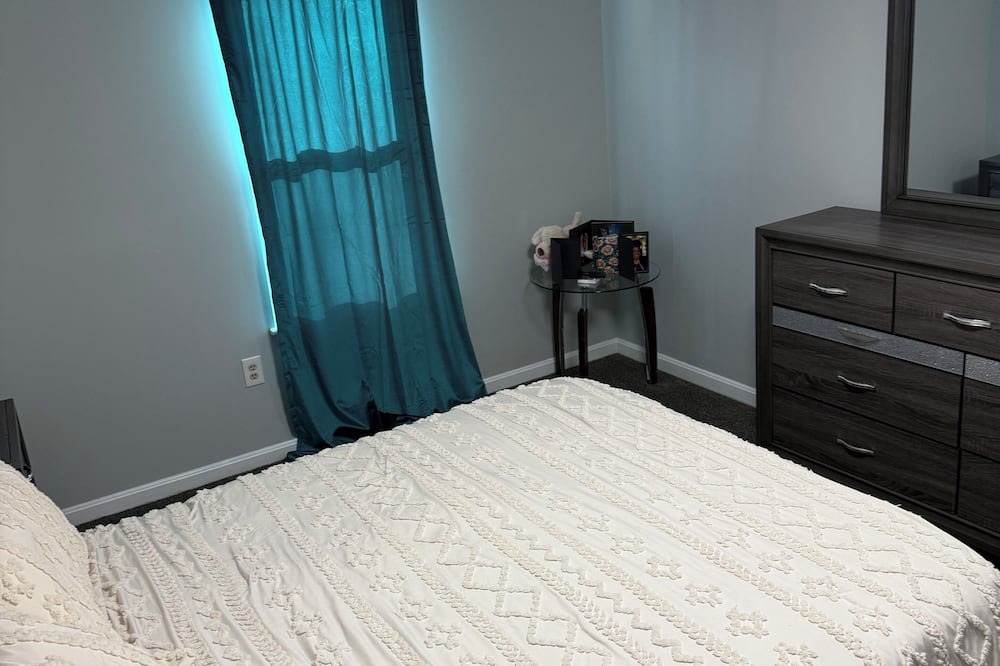 Coral Hills House | Charming 1-bedroom townhome in welcoming Capitol Heights with WiFi, AC