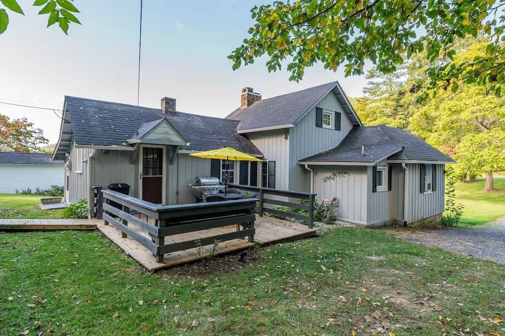 Hot Springs Cottage | Charming 3-bedroom cottage with WiFi and AC in Hot Springs