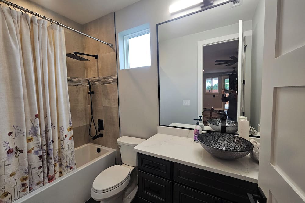 Waterford On Lake Travis House | Pet-friendly, upper-level 3-bedroom home with AC, WiFi
