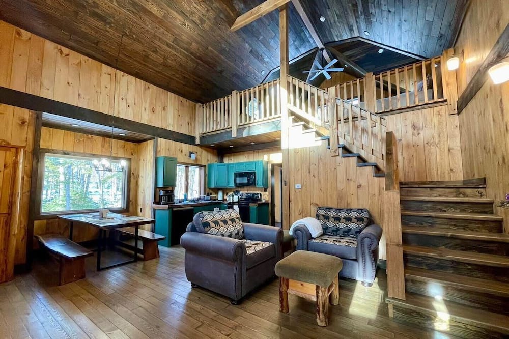 Speculator Cabin | Lovely cabin with WiFi in charming Speculator