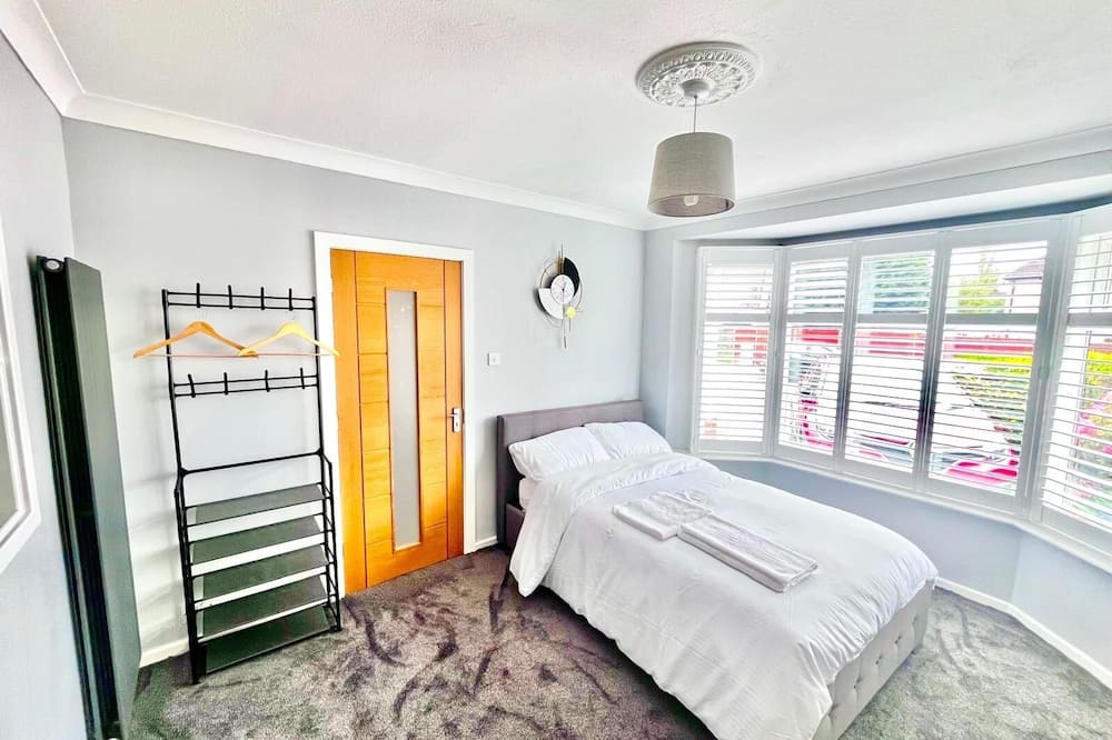 Tatenhill House | Purple Mansions - Home away from Home