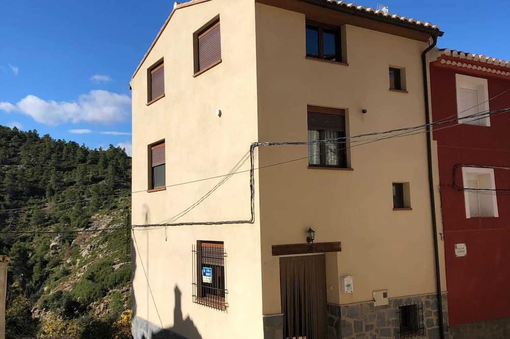 Fuente la Reina House | Homerez - House Fuente la Reina