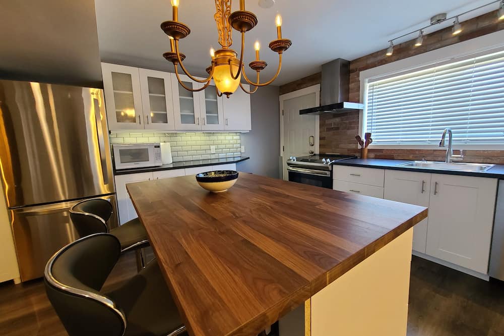 Regional District of Nanaimo House | Beautiful New Suite in Nanaimo