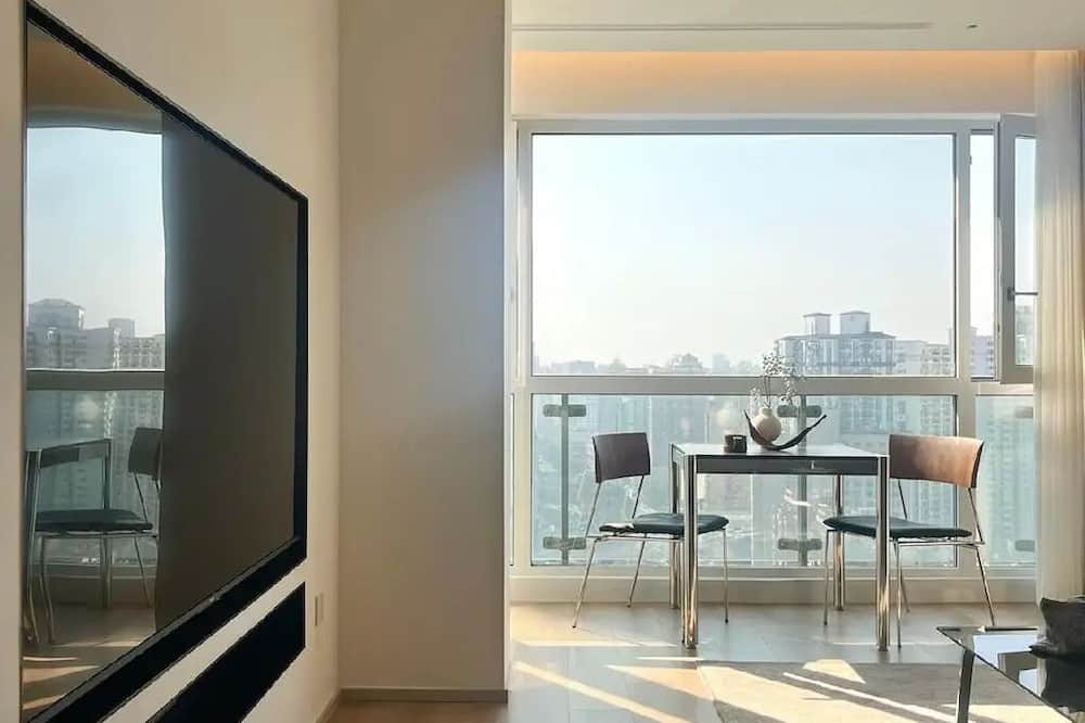Xuhui Apartment | Sunny Abode鼎园B Newly renovated near Xintiandi