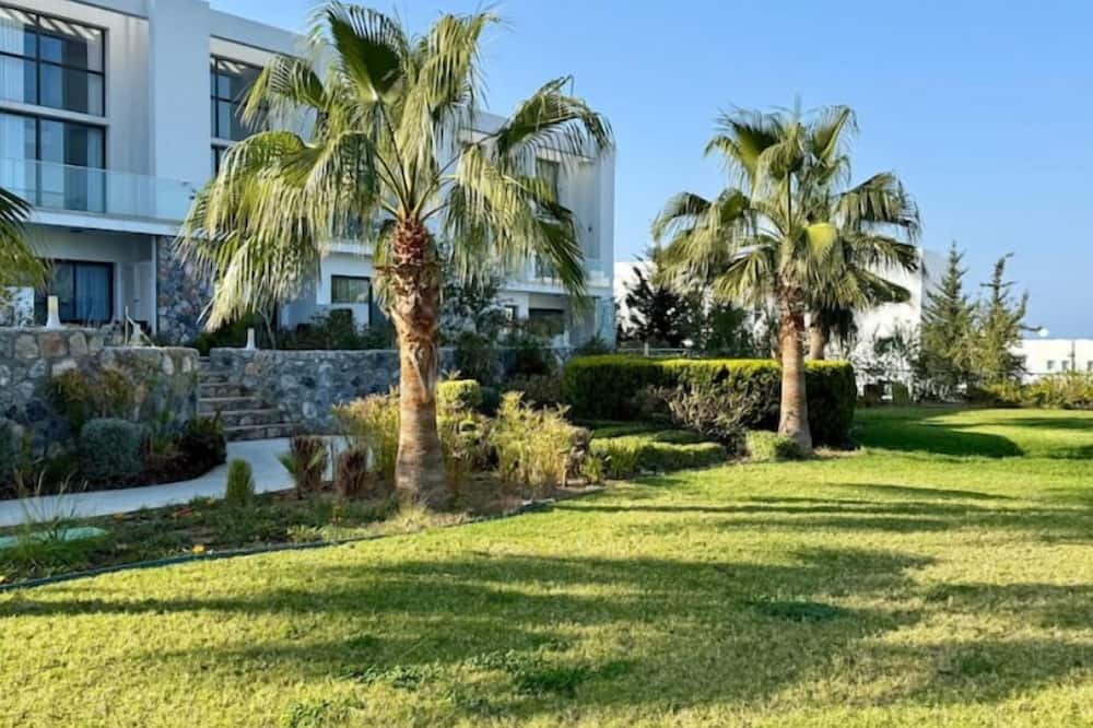 Bahceli Apartment | 2BR apartment in green complex with pools, gym, spa