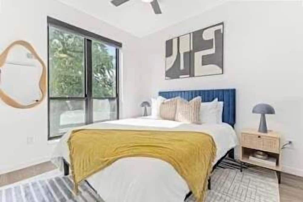 St. Anthony West Apartment | Modern 1BD Near DT & UMN | Gym | Street Parking