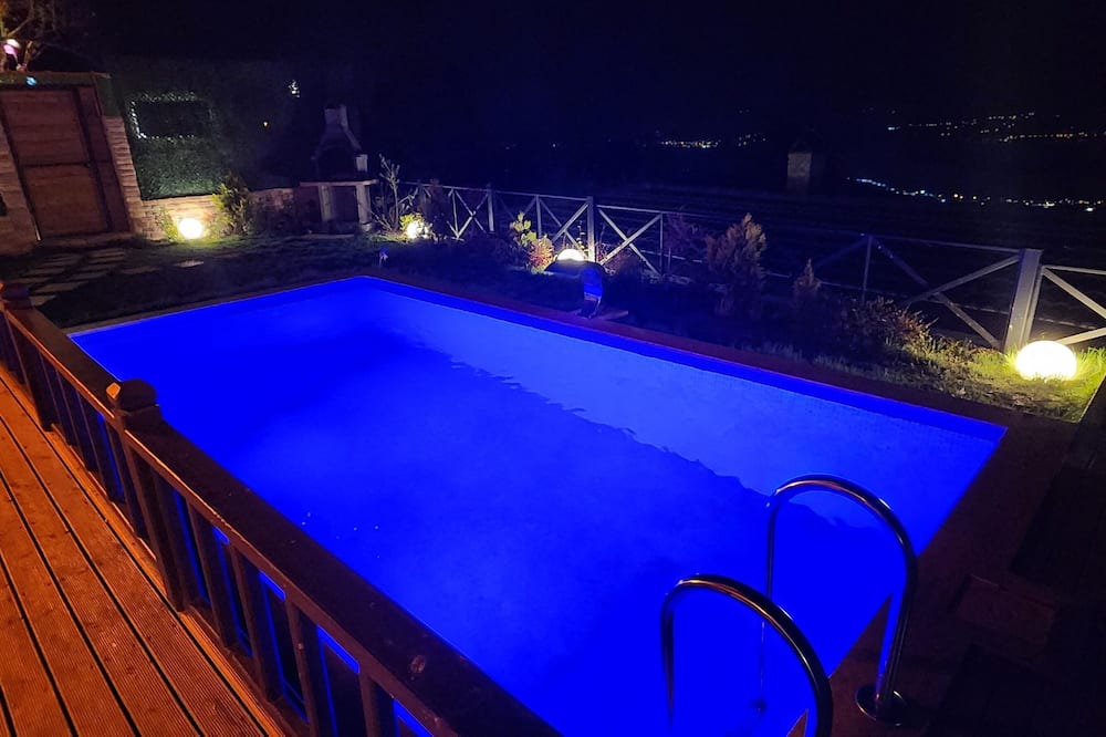 Ilmiye House | nİlmiye 2+1 Heating Pool - Lake View - Jacuzzi - Fireplace - 4 Person Bungalow