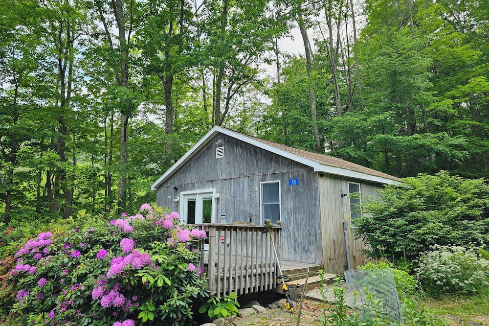 Shandaken Cabin | Cozy 2-bedroom cabin in charming Shandaken with WiFi, AC