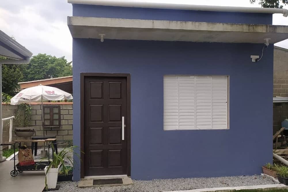 Pontal do Sul House | Comfortable complete studio apartment in Pontal Sul with swimming pool, close to Ilha do Mel.
