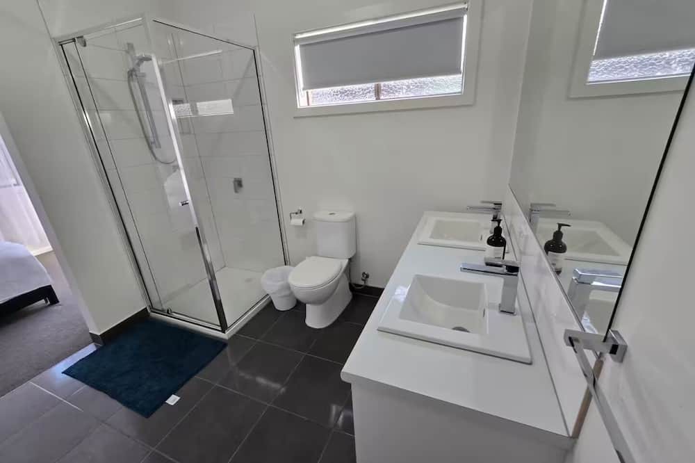 Pakenham House | 7 Serenity Home 3-bedroom house with WiFi and AC in peaceful Pakenham