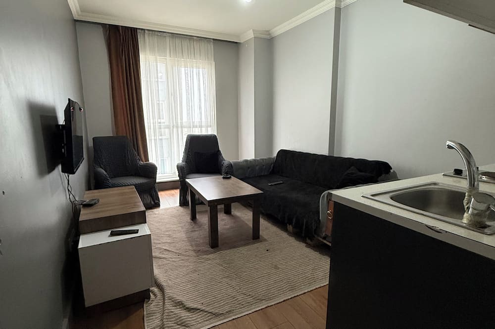 Buyukcekmece Apartment | Charming apartment in enchanting Istanbul with WiFi, AC
