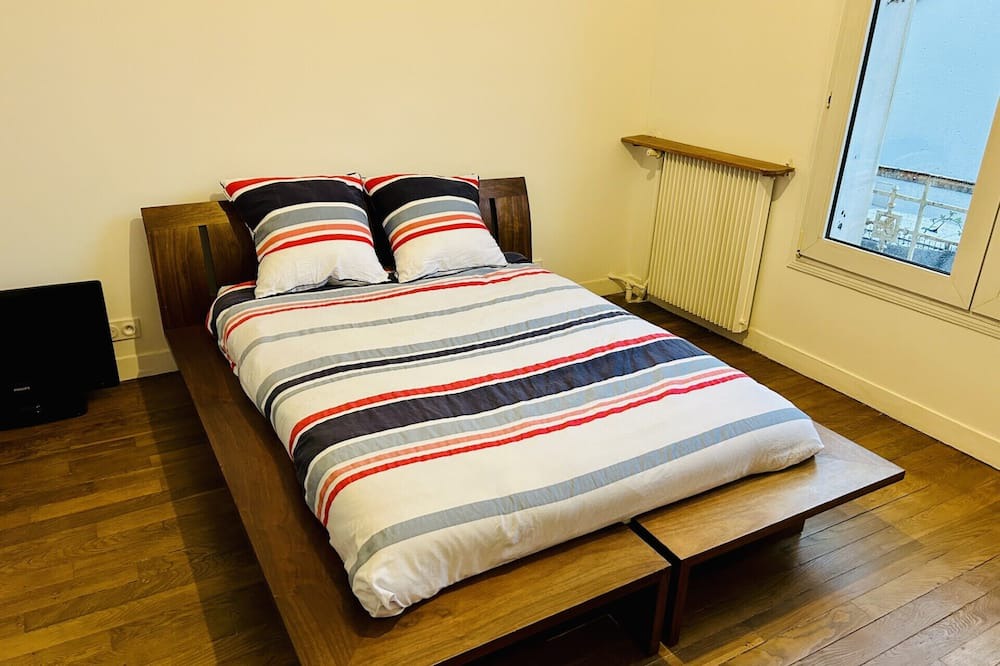 Vitry-sur-Seine Apartment | Apartment with large private garden. Greater Paris.