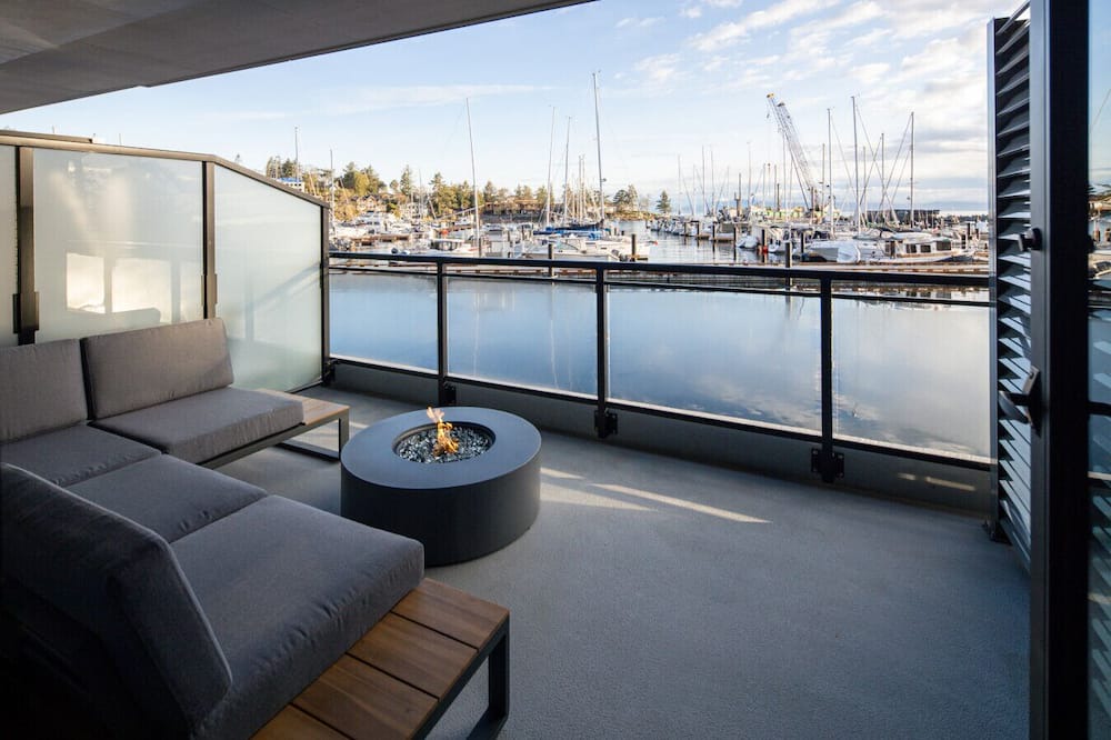 Regional District of Nanaimo Apartment | Suite 106 - One-Bedroom Oceanview Queen Suite | Pet Friendly