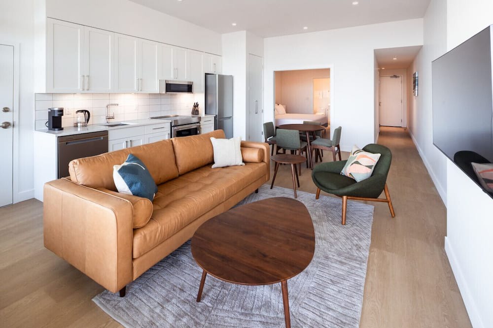Regional District of Nanaimo Apartment | Suite 105 - One-Bedroom Oceanview King Suite | Pet Friendly
