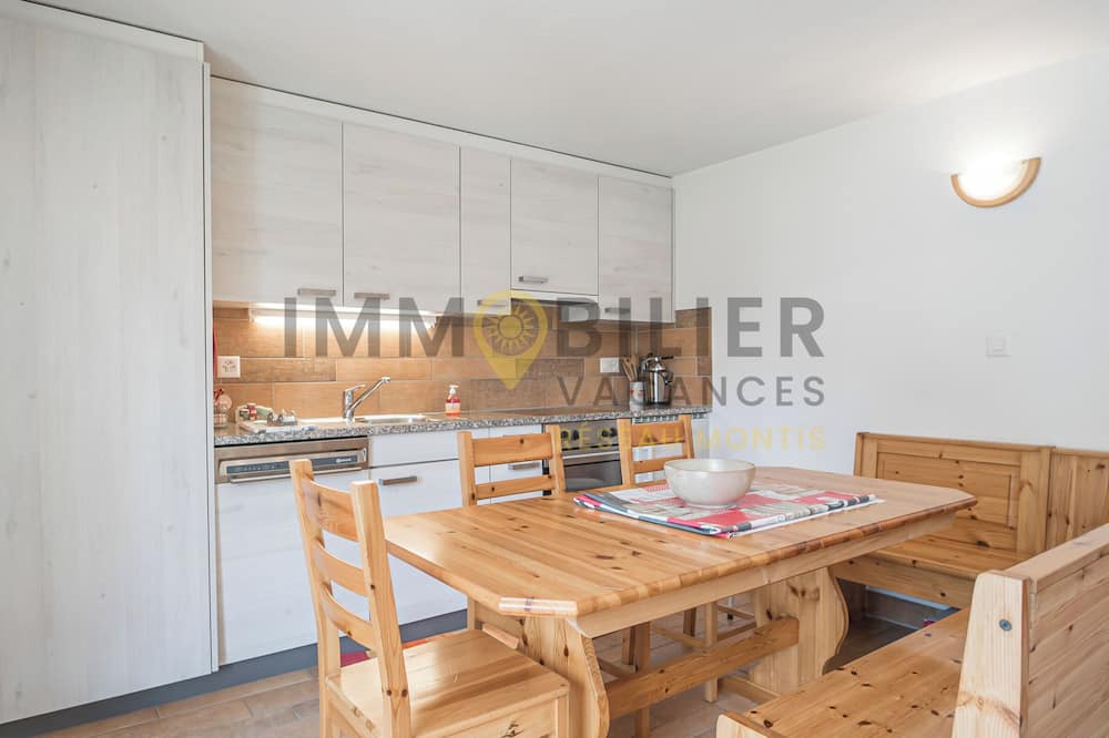 St. Luc Apartment | Linen is not included in the service. We provide, if desired, linen packages including bed linen, ba