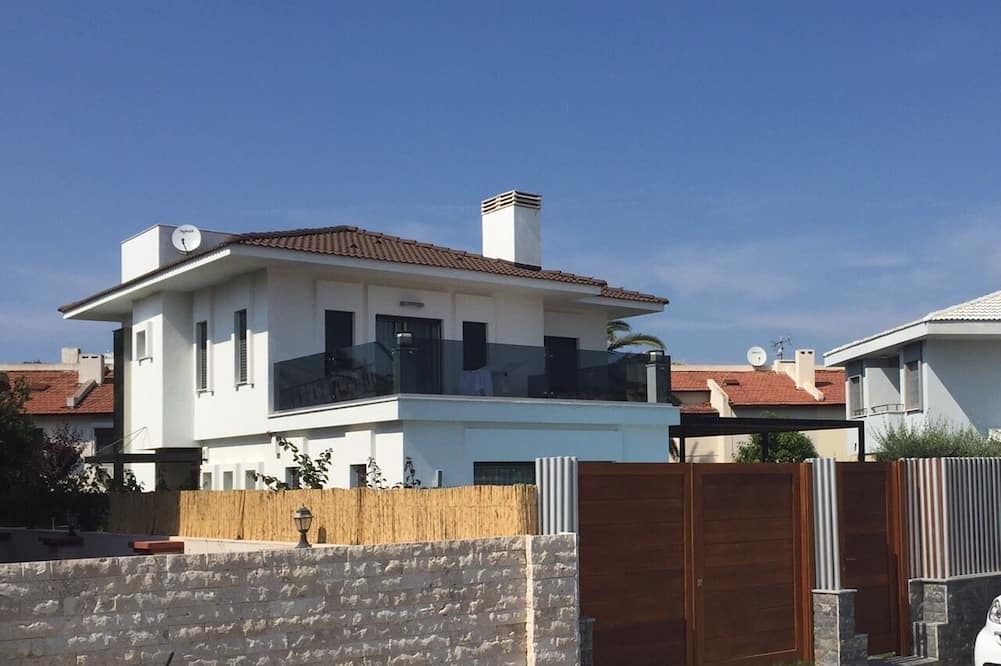 Ilica Villa | IZMIR CESME DE HAFTALIK KİRALIK ÖZEL HAVUZLU DUBLEX VİLLA