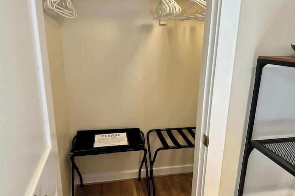 West Sedona Cottage | Modern Guest Home in West Sedona - Walk to Trails