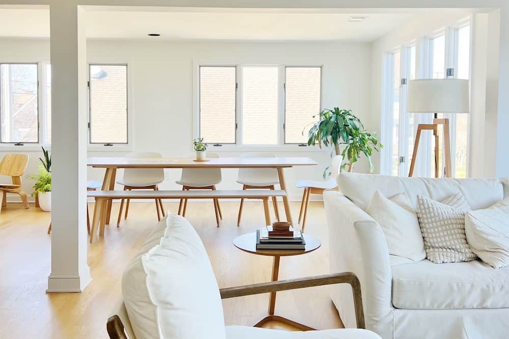 Avon House | Modern 4-bdrm family beach house with WiFi, Central AC in the heart of Bay Head