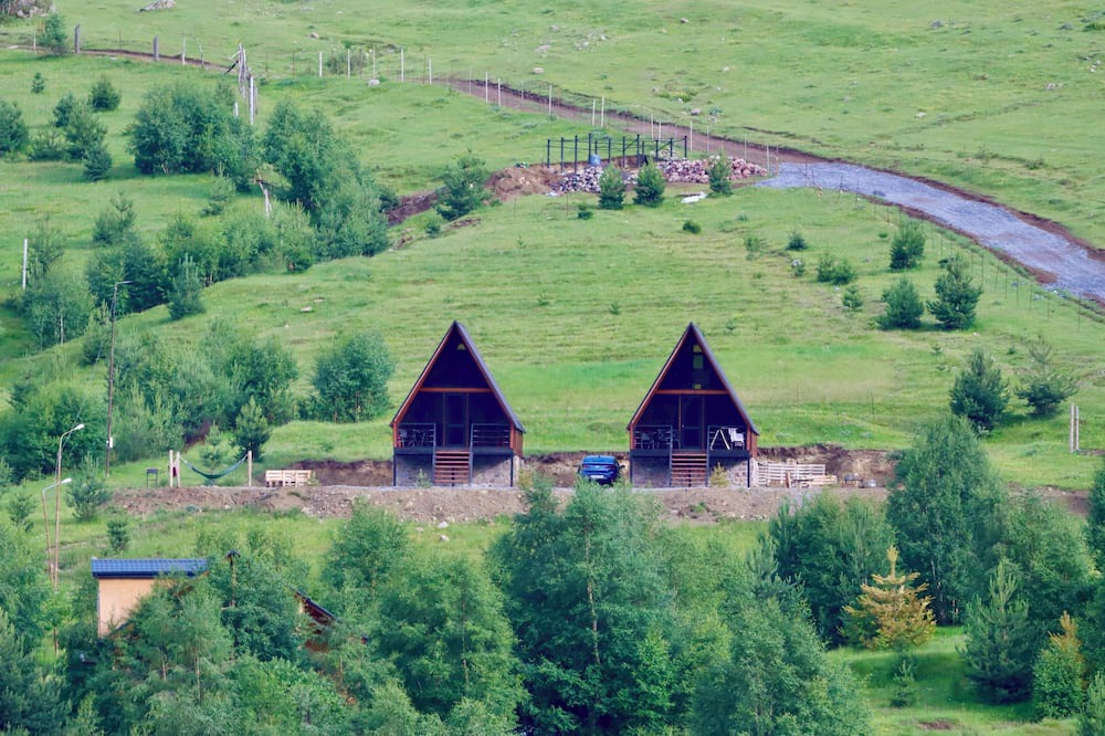 Vedzebi Ski Chalet | Gagma Chalets - Alone with nature,Surrounded by Peaks, Wrapped in Silence